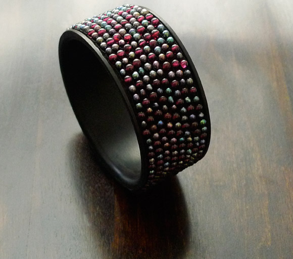 GarnetBlackPearlsBangleMain